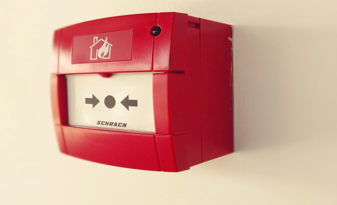 Alarma-de-incendio-tener-un-sistema-de-deteccion-de-incendios-uss-seguridad-integral-argentina