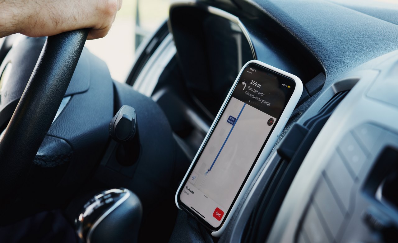 ¿Cuál es la precisión que puede alcanzar un GPS para flotas?