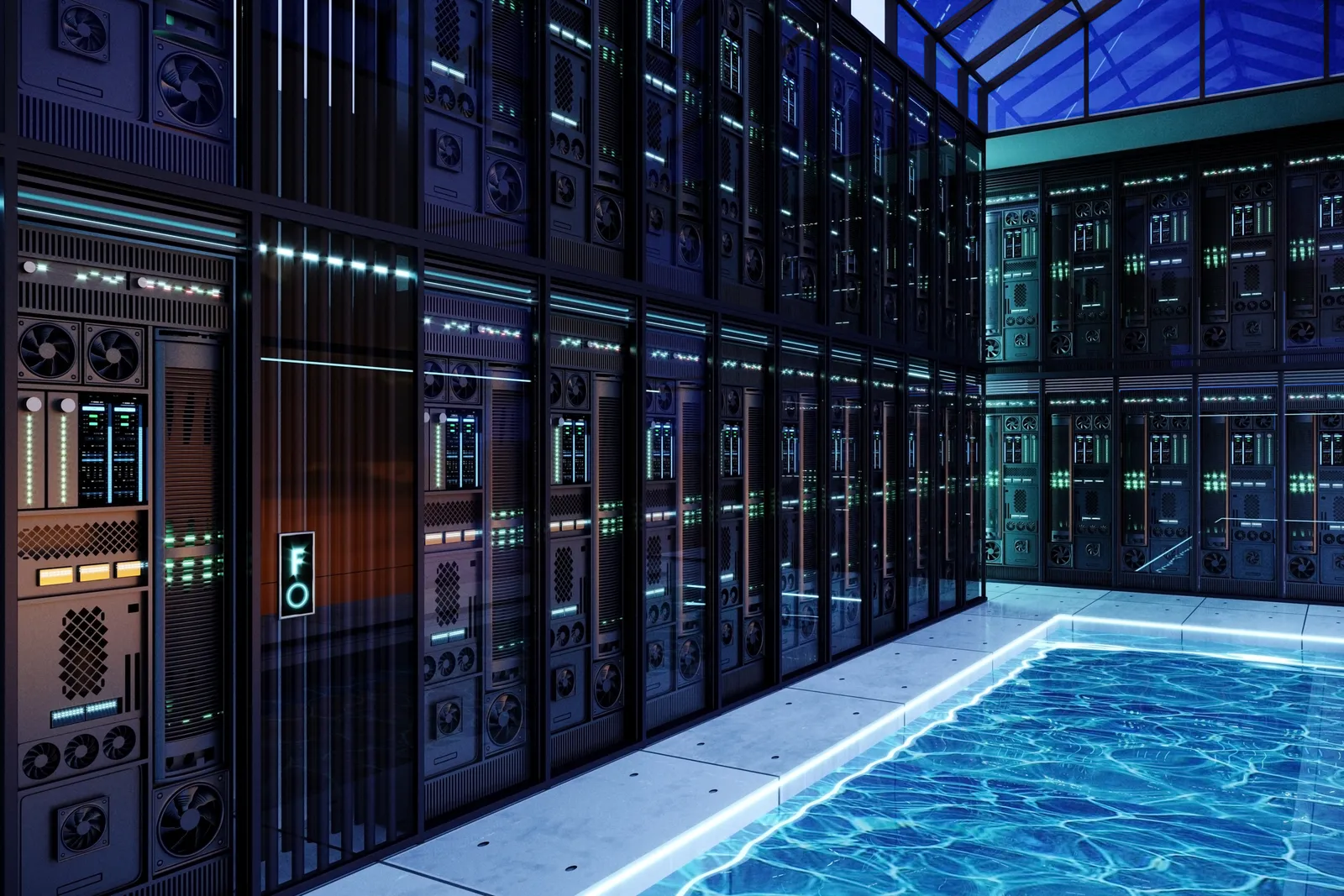 Centro de datos con racks de servidores modernos y refrigeración para central de monitoreo 24 horas