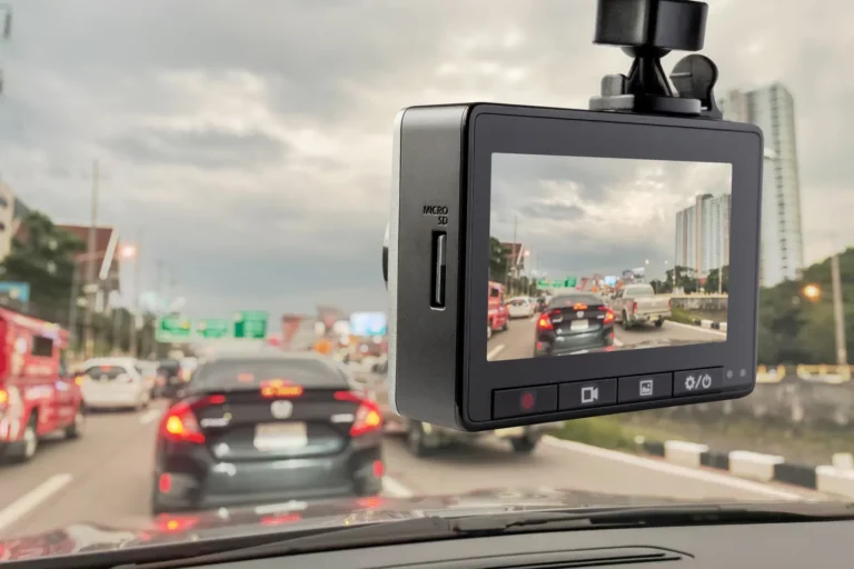 Dash cam para autos comerciales: qué mira la IA y qué reportes da
